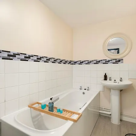 Rural Lodge Stay In Windsor! Hot Tub! Sleeps 20 Bray Exterior photo