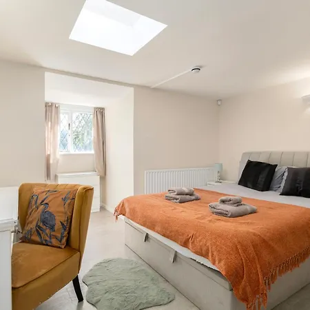 Rural Lodge Stay In Windsor! Hot Tub! Sleeps 20 Bray Exterior photo