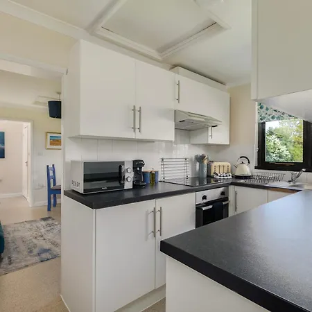 Rural Lodge Stay In Windsor! Hot Tub! Sleeps 20 Bray Exterior photo