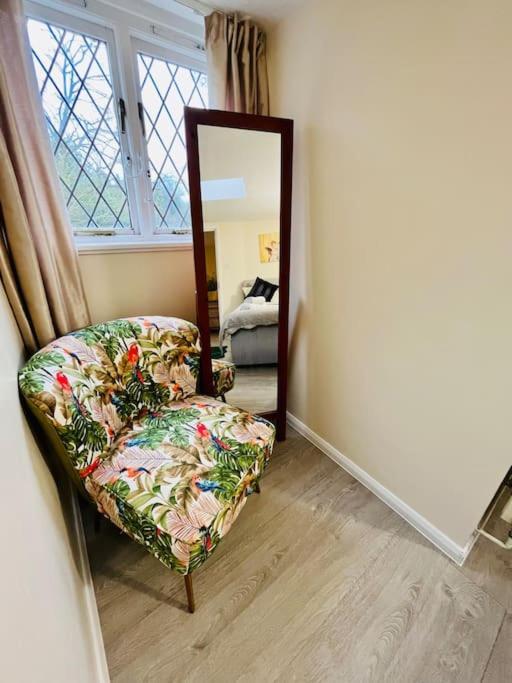 Rural In Windsor! Hot Tub! Sleeps 20 *